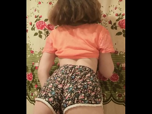 ❤️ Mozo sexy quitándose os calzóns ante a cámara Porno en % gl.desixxxtube.ru %