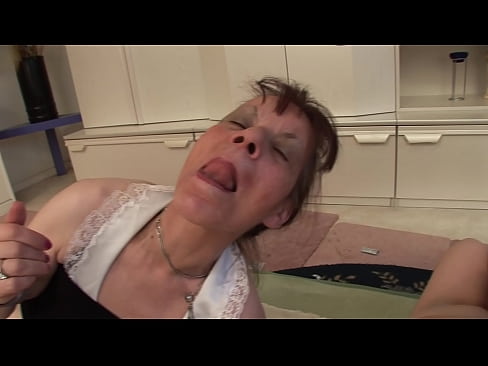 ❤️ Dúas avoas e un avó fan un trío Porno en % gl.desixxxtube.ru %