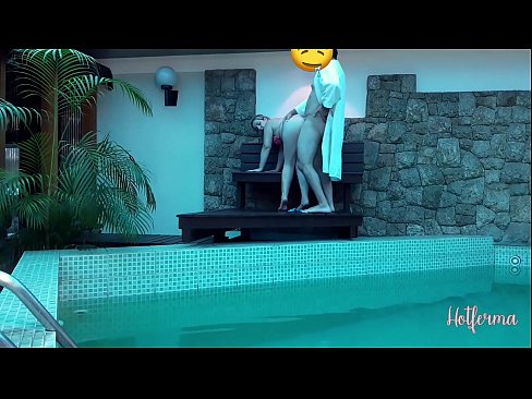 ❤️ O xefe invita a criada á piscina, pero non puido resistirse a un quente Porno en % gl.desixxxtube.ru %